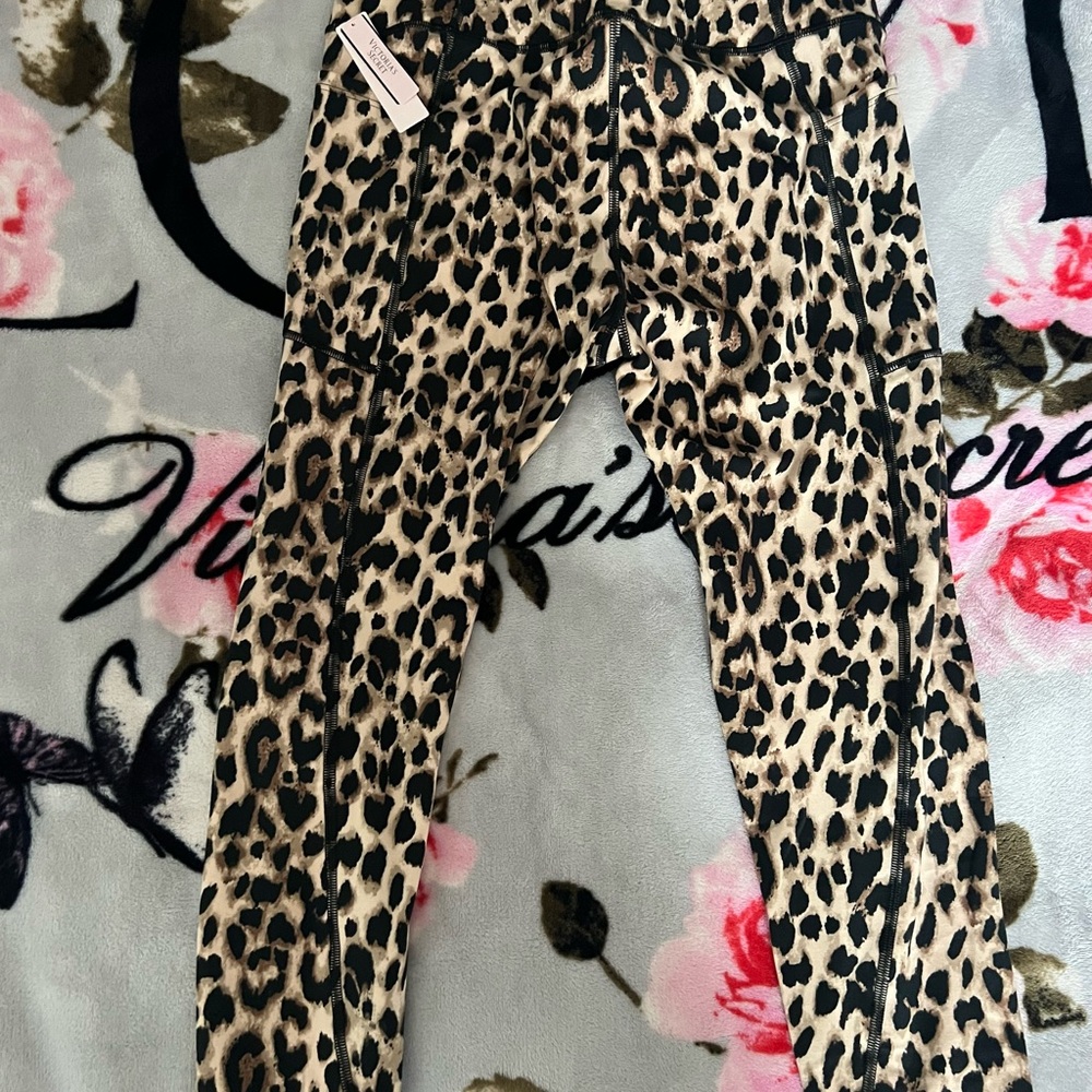 Victorias Secret Incredible Legging✨ - Picture 3 of 8